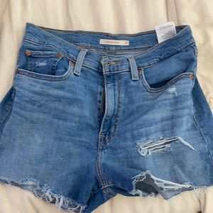 High rise flexible stretch Levi’s Shorts